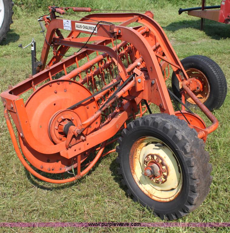 image for item G4105 Allis Chalmers side delivery hay rake