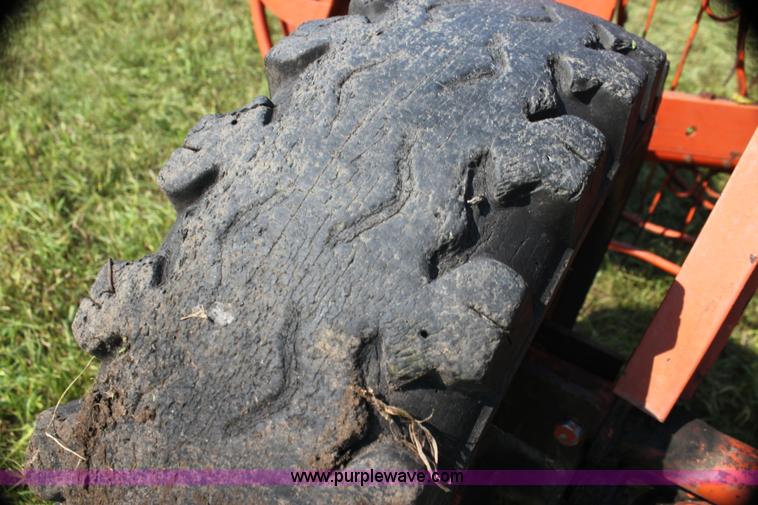 image for item G4105 Allis Chalmers side delivery hay rake