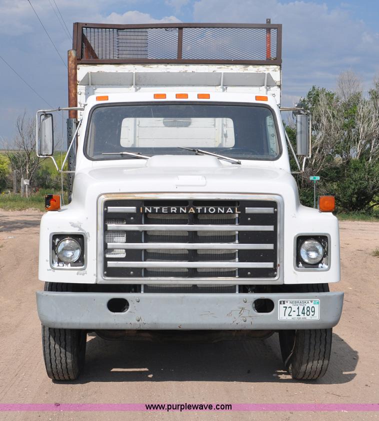 image for item G6148 1979 International 1854 dump truck