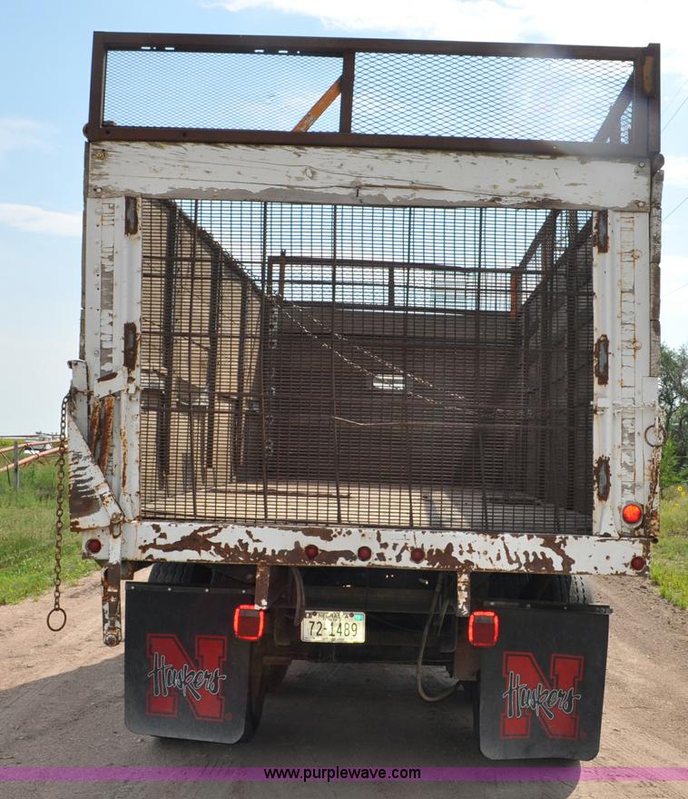 image for item G6148 1979 International 1854 dump truck