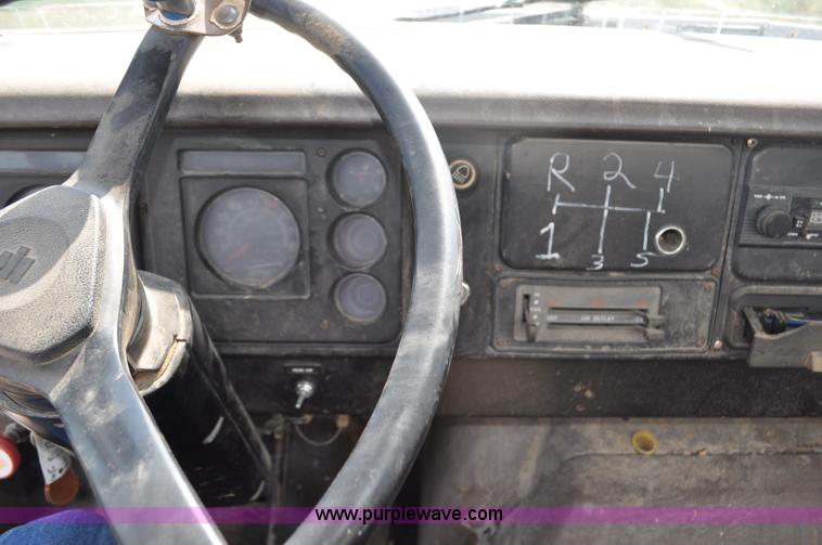 image for item G6148 1979 International 1854 dump truck