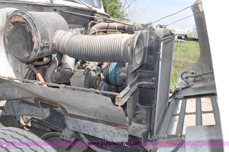 image for item G6148 1979 International 1854 dump truck