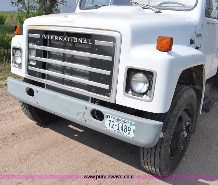 image for item G6148 1979 International 1854 dump truck
