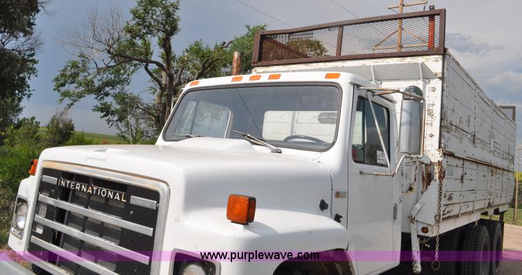 image for item G6148 1979 International 1854 dump truck