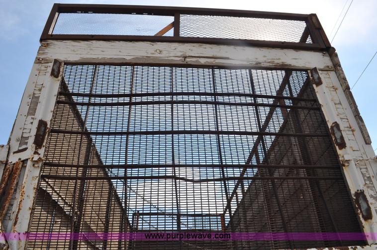 image for item G6148 1979 International 1854 dump truck