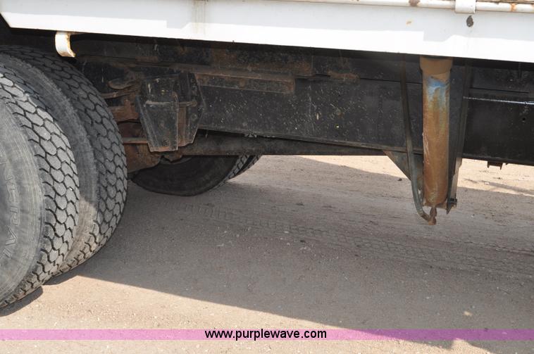 image for item G6148 1979 International 1854 dump truck