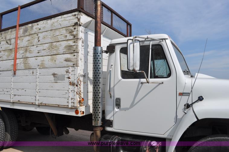 image for item G6148 1979 International 1854 dump truck