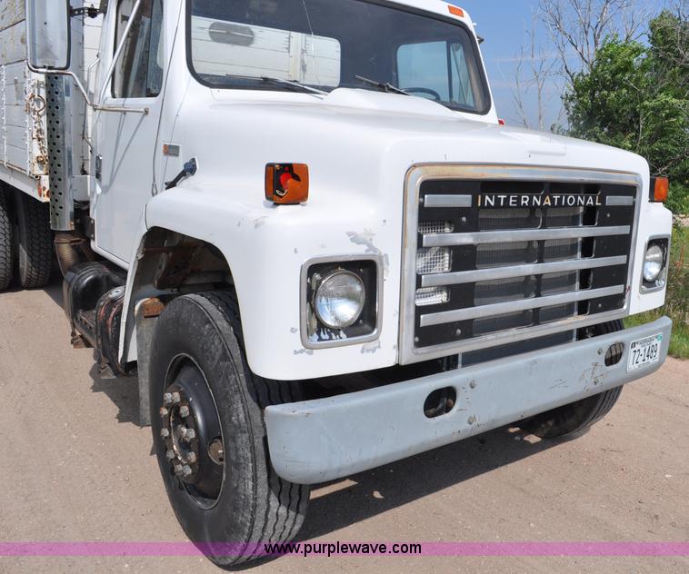 image for item G6148 1979 International 1854 dump truck