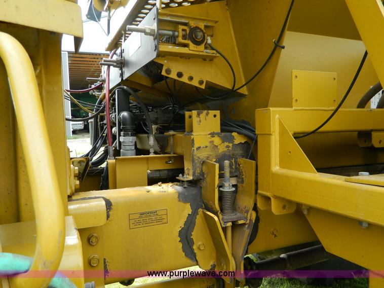 image for item G7985 1999 Ag-Chem TerraGator 8104 dry spreader truck