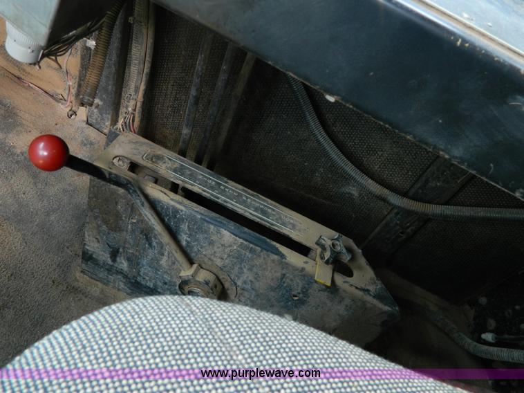 image for item G7986 1998 Ag-Chem TerraGator 1844 dry spreader truck