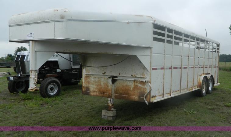 image for item G7987 1990 Circle S gooseneck stock trailer