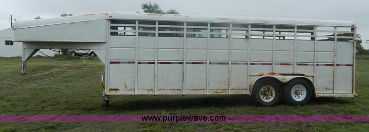 image for item G7987 1990 Circle S gooseneck stock trailer