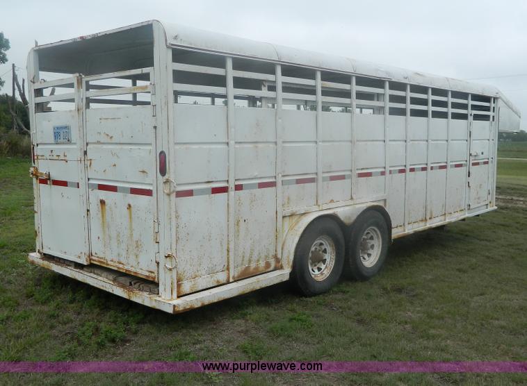 image for item G7987 1990 Circle S gooseneck stock trailer