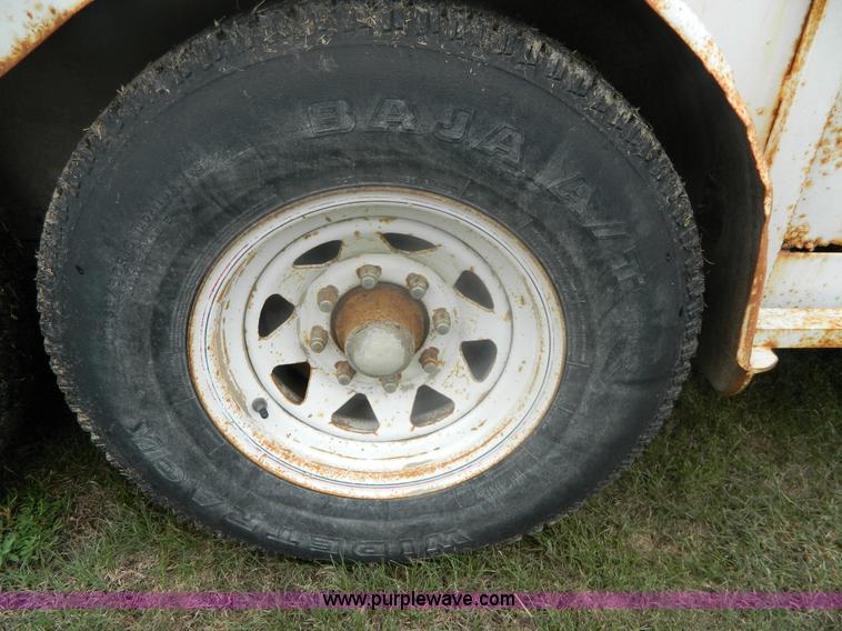 image for item G7987 1990 Circle S gooseneck stock trailer