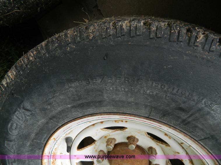 image for item G7987 1990 Circle S gooseneck stock trailer