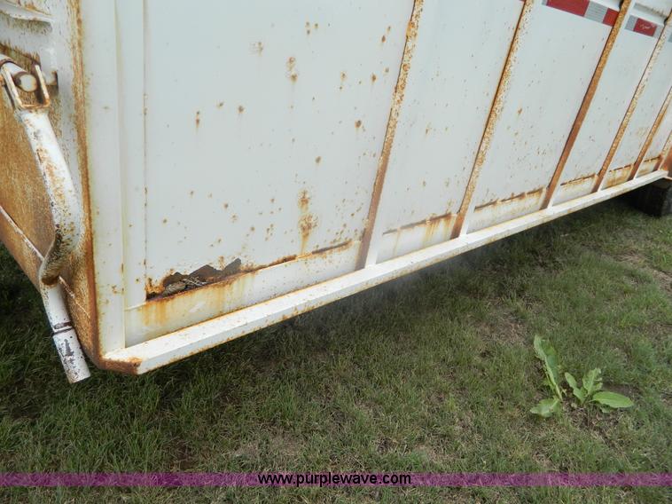 image for item G7987 1990 Circle S gooseneck stock trailer