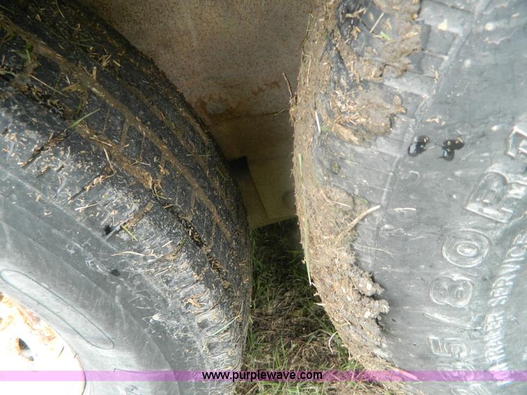 image for item G7987 1990 Circle S gooseneck stock trailer