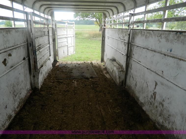 image for item G7987 1990 Circle S gooseneck stock trailer