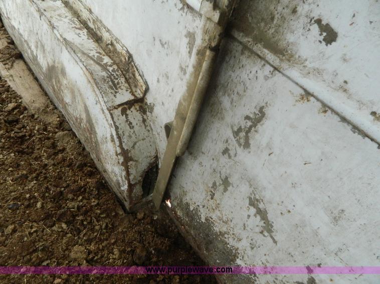 image for item G7987 1990 Circle S gooseneck stock trailer