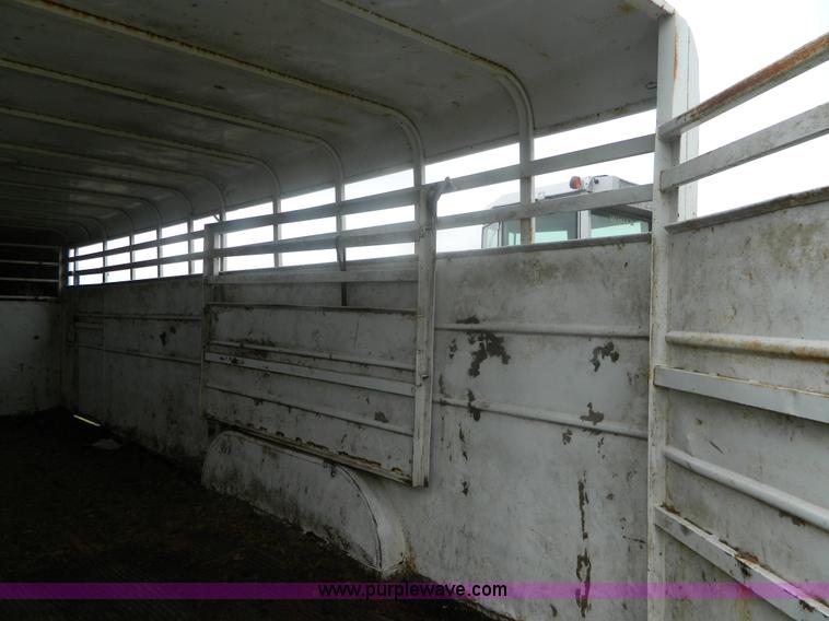 image for item G7987 1990 Circle S gooseneck stock trailer