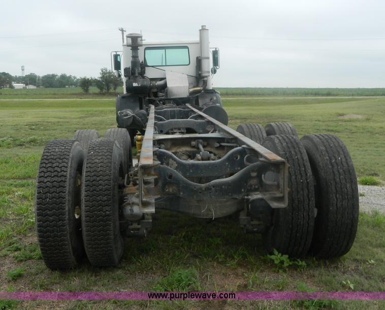 image for item G7989 1990 Mack MR690S semi truck