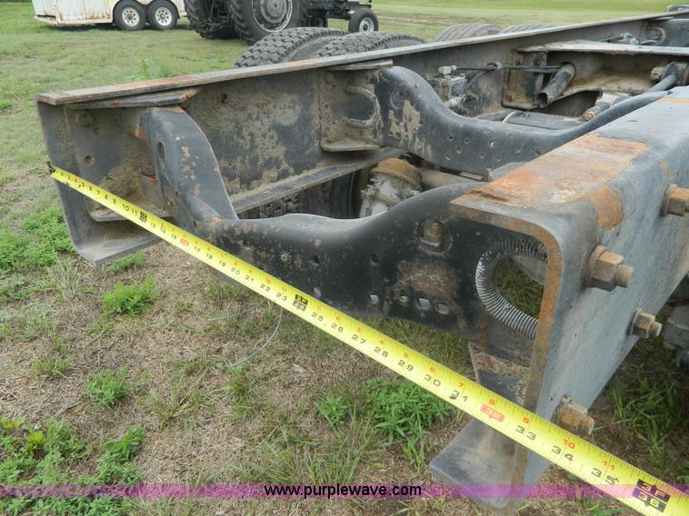 image for item G7989 1990 Mack MR690S semi truck