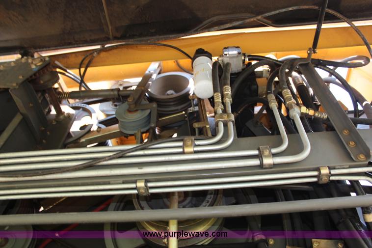 image for item H6537 1999 Caterpillar Lexion 480 RWA combine