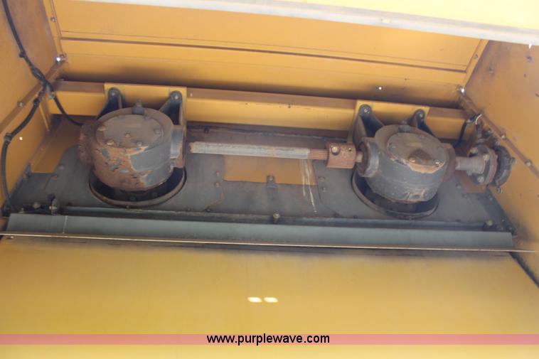 image for item H6537 1999 Caterpillar Lexion 480 RWA combine