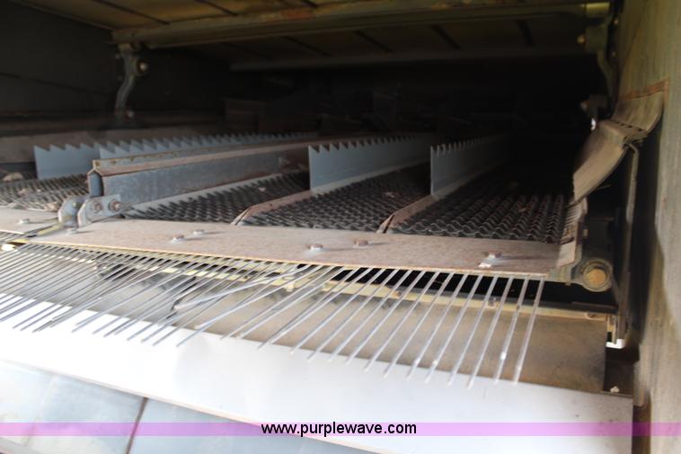 image for item H6537 1999 Caterpillar Lexion 480 RWA combine