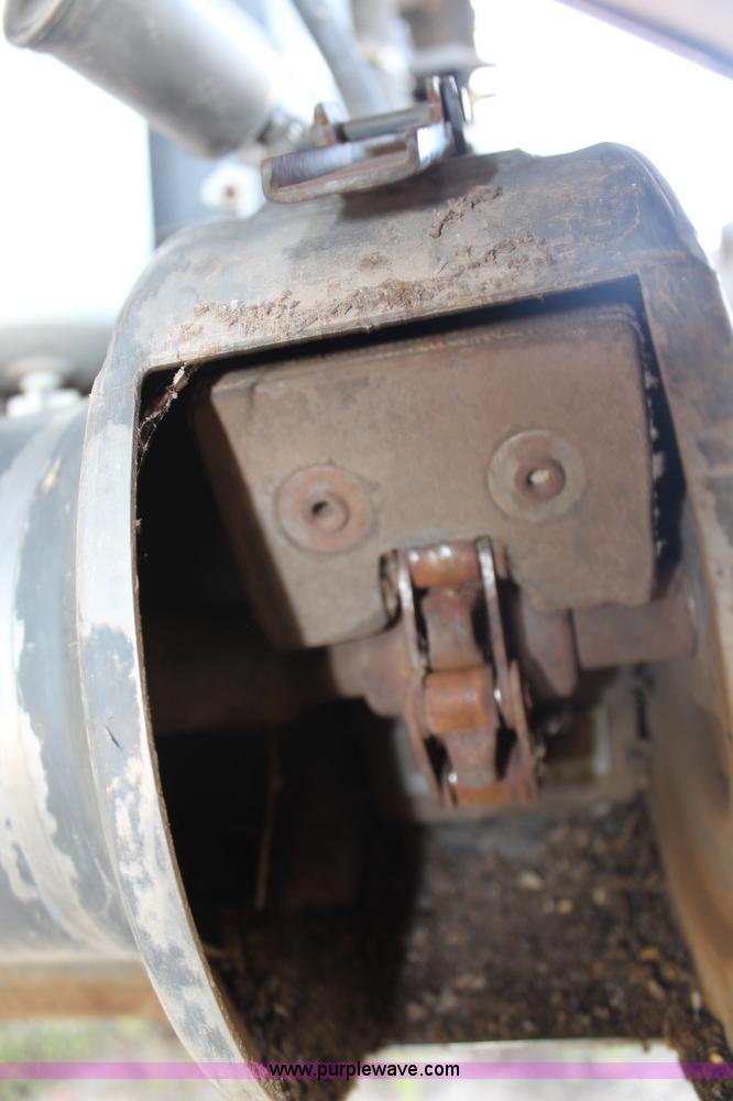 image for item H6537 1999 Caterpillar Lexion 480 RWA combine