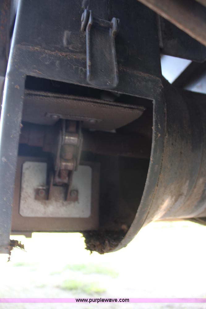 image for item H6537 1999 Caterpillar Lexion 480 RWA combine