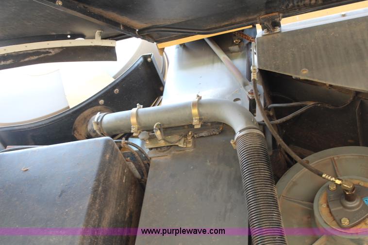 image for item H6537 1999 Caterpillar Lexion 480 RWA combine