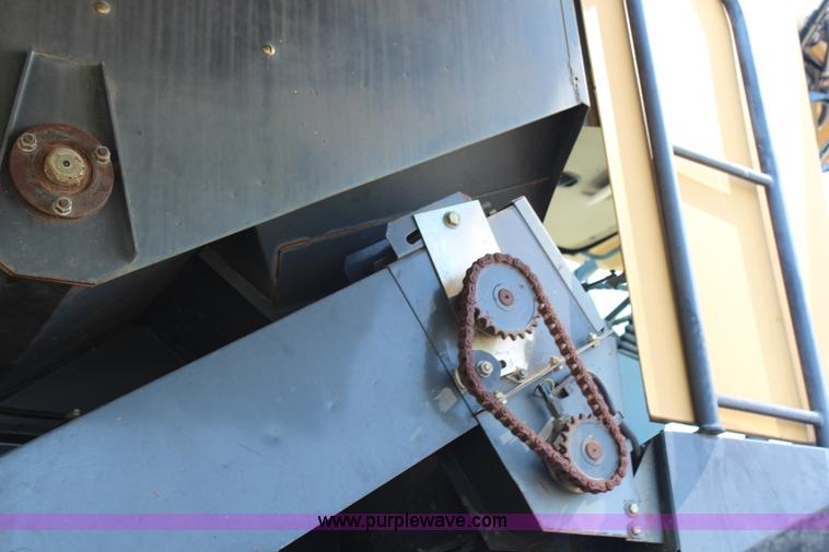 image for item H6537 1999 Caterpillar Lexion 480 RWA combine