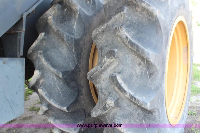 image for item H6537 1999 Caterpillar Lexion 480 RWA combine