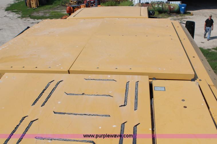 image for item H6537 1999 Caterpillar Lexion 480 RWA combine