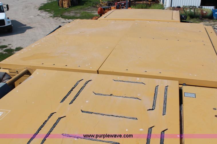 image for item H6537 1999 Caterpillar Lexion 480 RWA combine