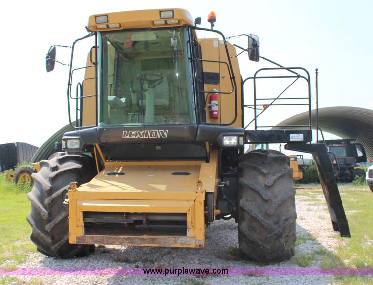 image for item H6539 1998 Caterpillar Lexion 460 RWA combine
