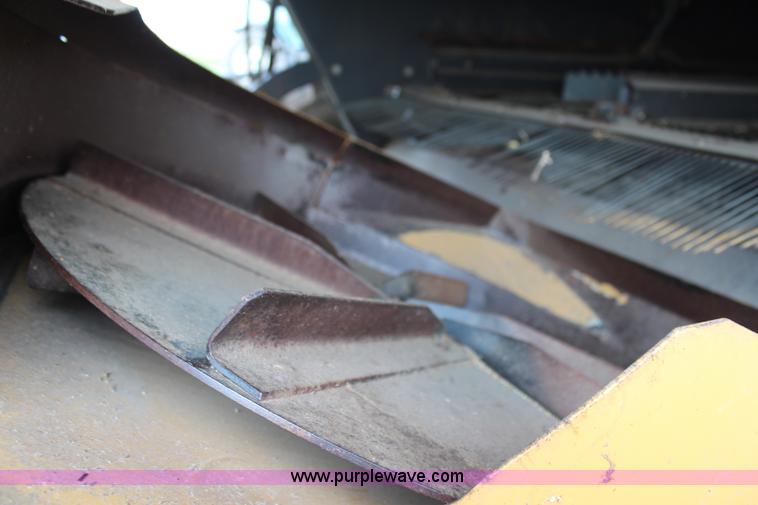 image for item H6539 1998 Caterpillar Lexion 460 RWA combine