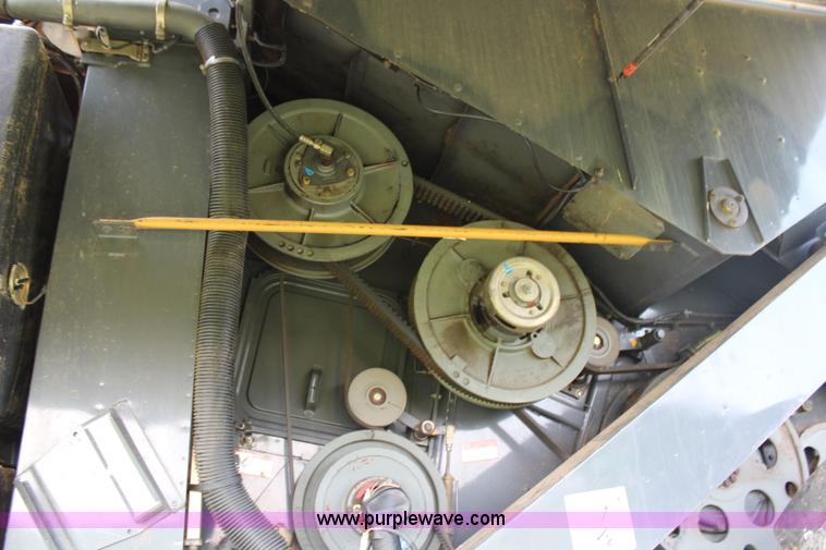 image for item H6539 1998 Caterpillar Lexion 460 RWA combine