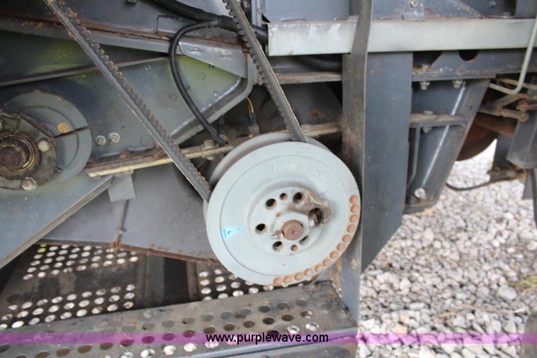 image for item H6539 1998 Caterpillar Lexion 460 RWA combine