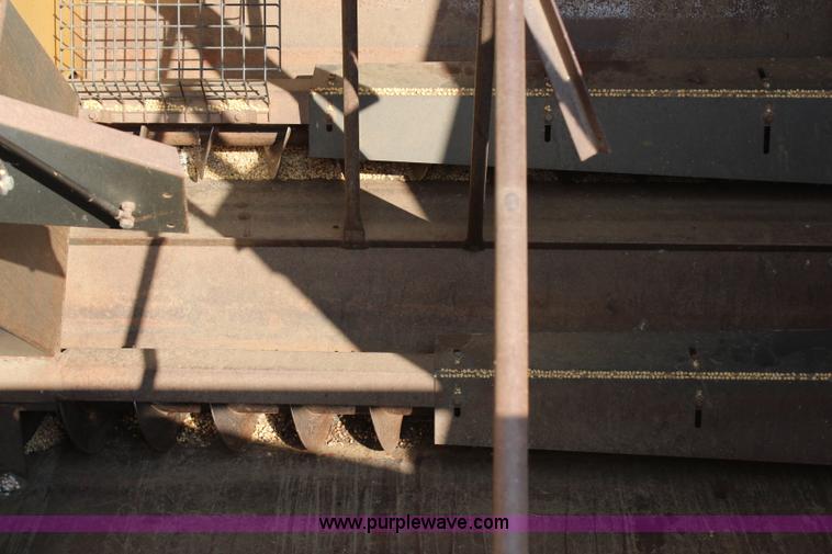 image for item H6539 1998 Caterpillar Lexion 460 RWA combine