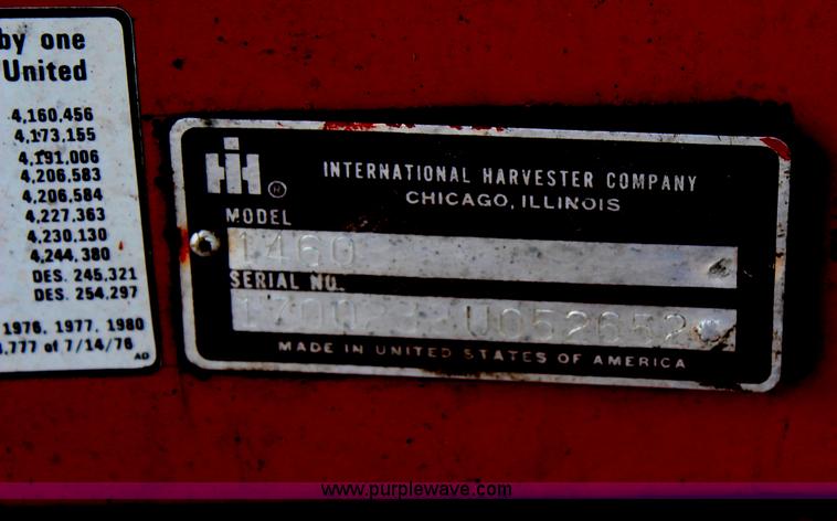 image for item H6663 1984 International 1460 combine