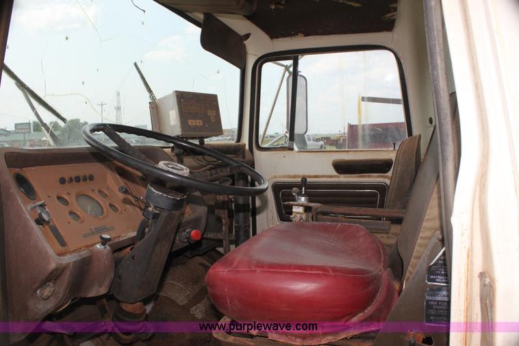 image for item H7416 1980 Ford feed mixer truck