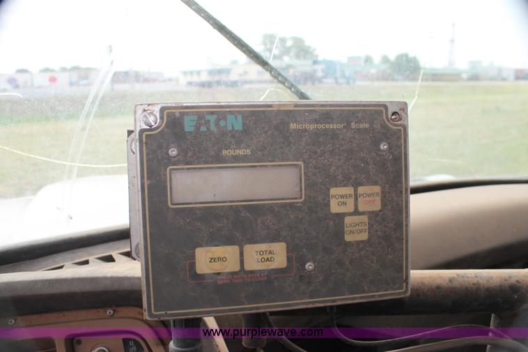 image for item H7416 1980 Ford feed mixer truck