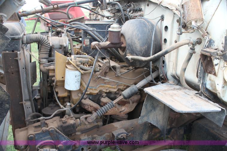 image for item H7416 1980 Ford feed mixer truck