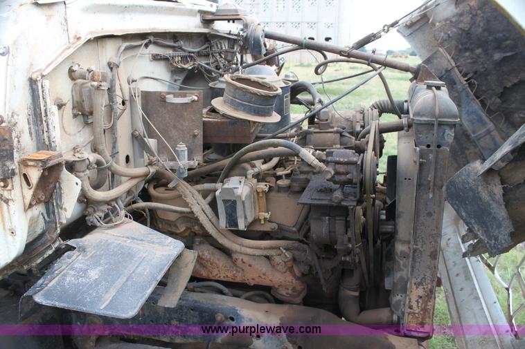 image for item H7416 1980 Ford feed mixer truck