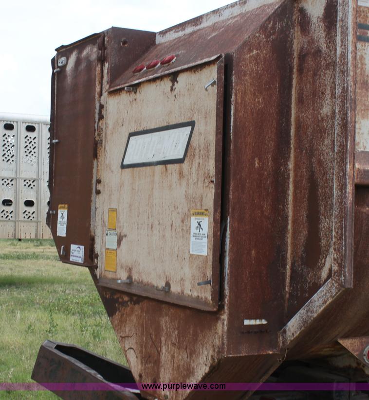 image for item H7416 1980 Ford feed mixer truck