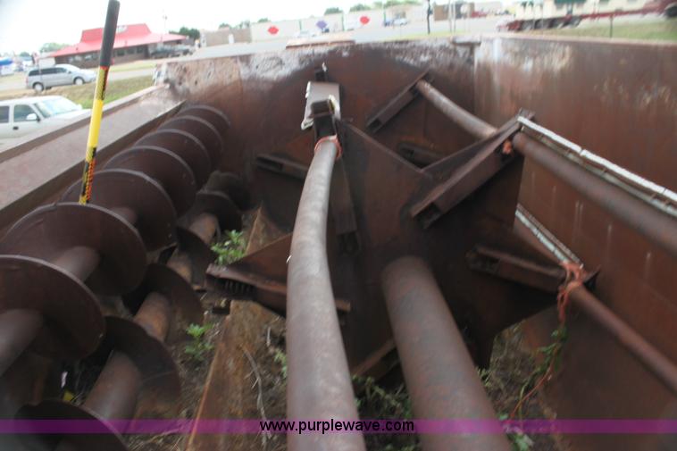 image for item H7416 1980 Ford feed mixer truck