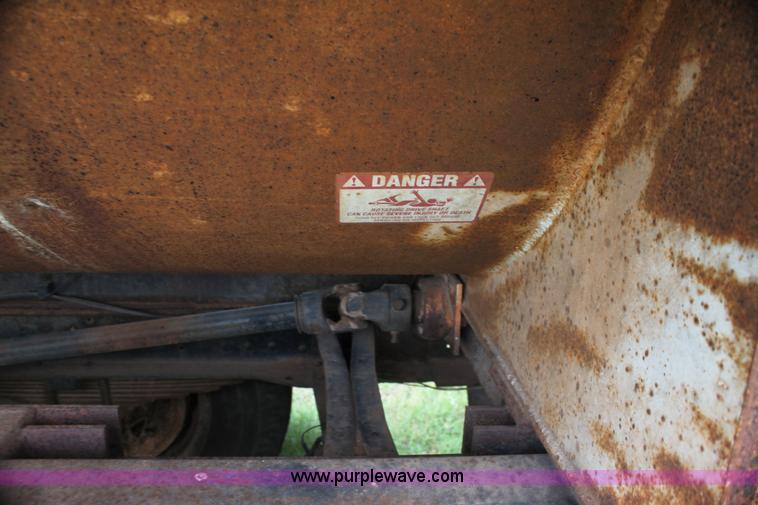 image for item H7416 1980 Ford feed mixer truck