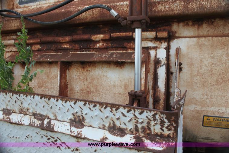 image for item H7416 1980 Ford feed mixer truck